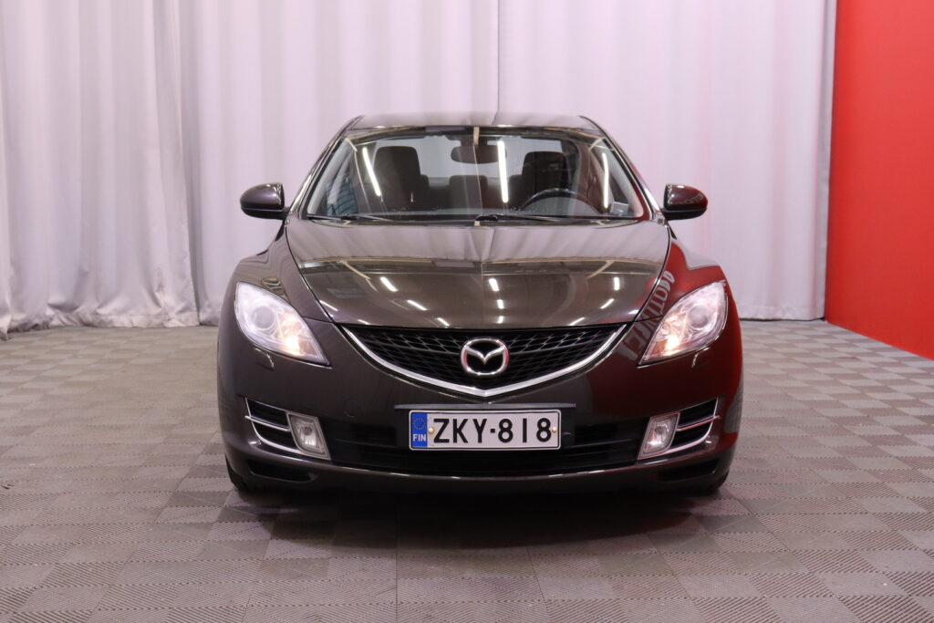 Mazda - 6 - Sedan 2,0 Touring Business 5AT 4ov UM1 // Kahdet renkaat ja Kahdet vanteet / Radio / Lohkolämmitin / Vakkari // Mazda - 6 - Sedan 2,0 Touring Business 5AT 4ov UM1 // Kahdet renkaat ja Kahdet vanteet / Radio / Lohkolämmitin / Vakkari // - Sedan