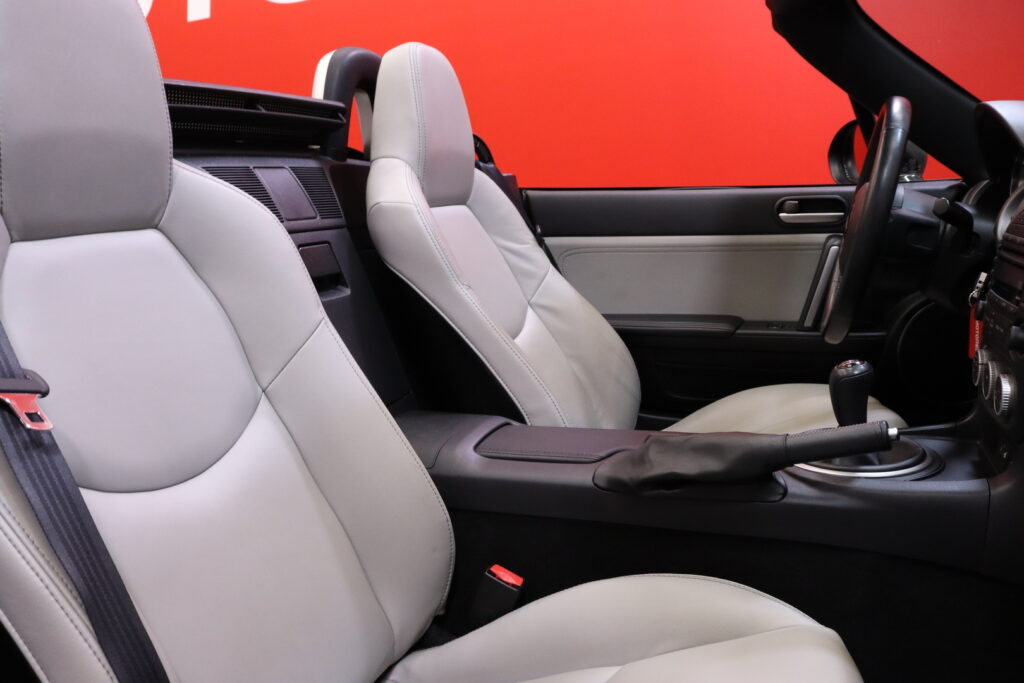 Mazda - MX-5 - 1,8 Business 5MT 2ov Avoauto // Vakkari / Avoauto kovalla katolla / Automaatti-ilmastointi / Nahkapenkit // Mazda - MX-5 - 1,8 Business 5MT 2ov Avoauto // Vakkari / Avoauto kovalla katolla / Automaatti-ilmastointi / Nahkapenkit // - Avoauto