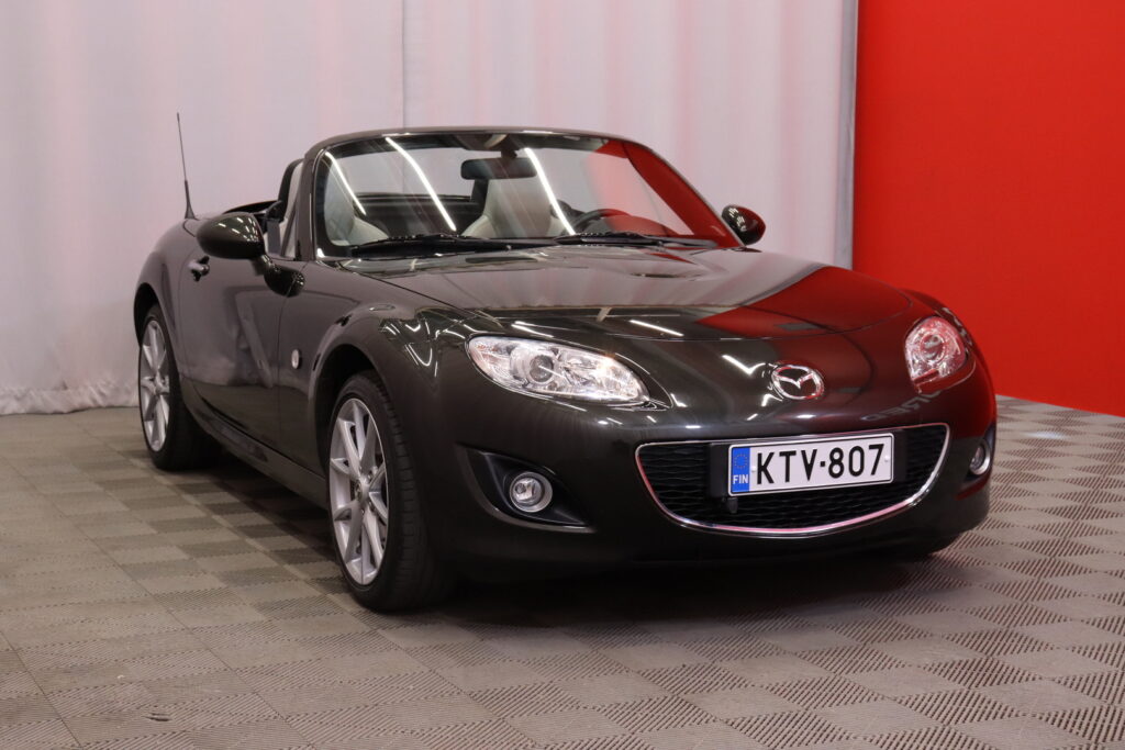Mazda - MX-5 - 1,8 Business 5MT 2ov Avoauto // Vakkari / Avoauto kovalla katolla / Automaatti-ilmastointi / Nahkapenkit // Mazda - MX-5 - 1,8 Business 5MT 2ov Avoauto // Vakkari / Avoauto kovalla katolla / Automaatti-ilmastointi / Nahkapenkit // - Avoauto