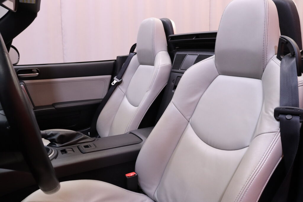 Mazda - MX-5 - 1,8 Business 5MT 2ov Avoauto // Vakkari / Avoauto kovalla katolla / Automaatti-ilmastointi / Nahkapenkit // Mazda - MX-5 - 1,8 Business 5MT 2ov Avoauto // Vakkari / Avoauto kovalla katolla / Automaatti-ilmastointi / Nahkapenkit // - Avoauto