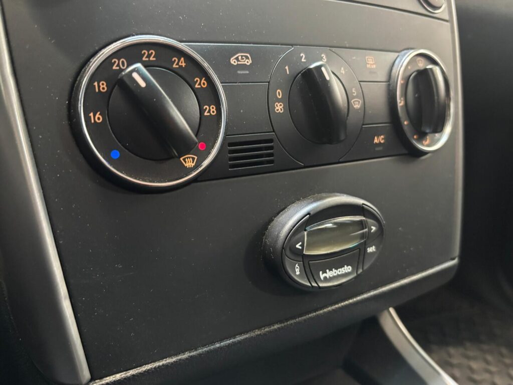 Mercedes-Benz - B - 170 / VÄHÄN AJETTU YKSILÖ / WEBASTO / ILMASTOINTI / KOUKKU // Mercedes-Benz - B - 170 / VÄHÄN AJETTU YKSILÖ / WEBASTO / ILMASTOINTI / KOUKKU // - Tila-auto