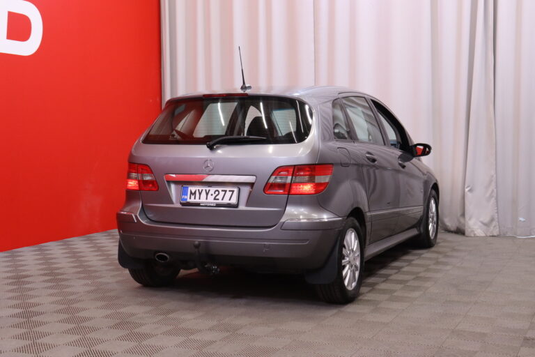 Mercedes-Benz - B - 170 // Webasto / Vetokoukku / Ilmastointi / Vakkari / Radio // - Tila-auto
