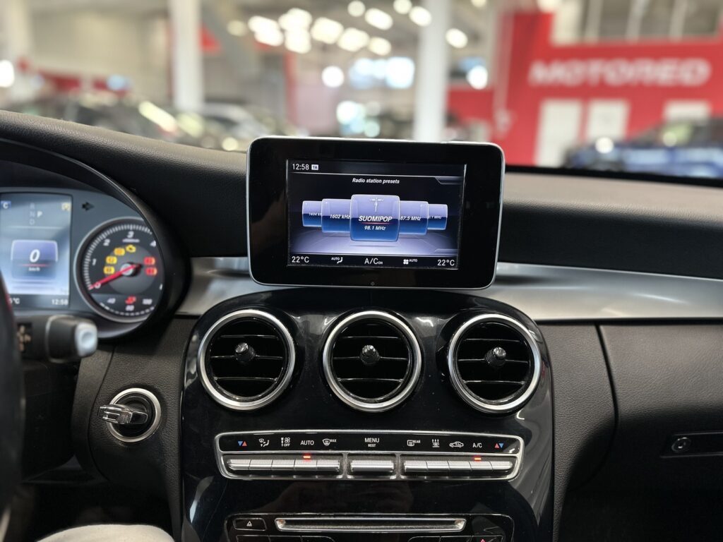 Mercedes-Benz - C - 220 d T Edition 4MATIC Mercedes-Benz - C - 220 d T Edition 4MATIC - Farmari