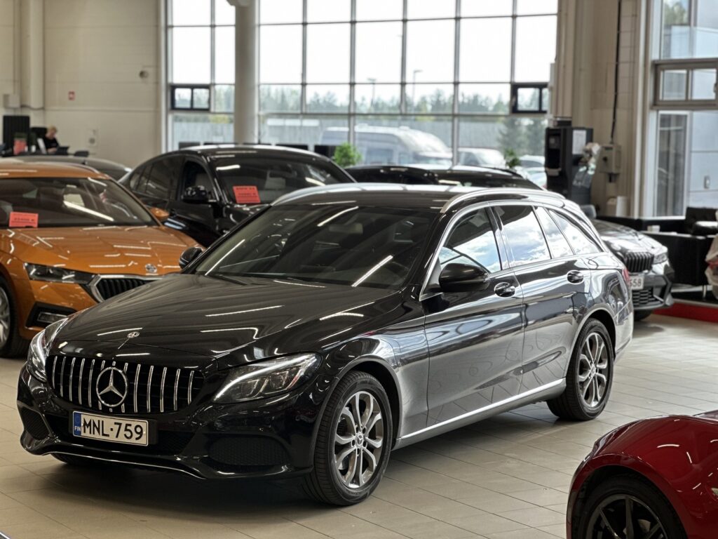 Mercedes-Benz - C - 220 d T Edition 4MATIC Mercedes-Benz - C - 220 d T Edition 4MATIC - Farmari