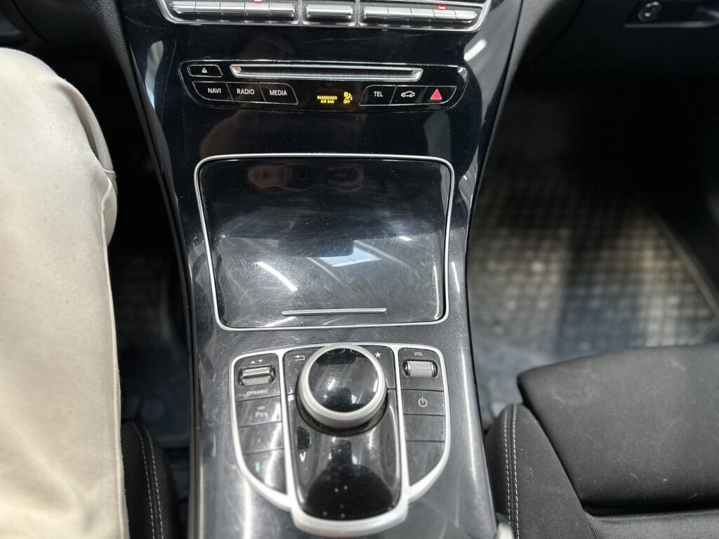 Mercedes-Benz - C - 220 d T Edition 4MATIC Mercedes-Benz - C - 220 d T Edition 4MATIC - Farmari