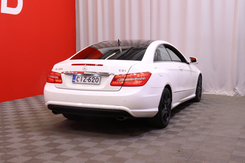 Mercedes-Benz - E - 350 CDI BE Coupé A // AMG ulko ja sisäpaketti / Panoraama / Harman/Kardon / Ortopedi penkit // Mercedes-Benz - E - 350 CDI BE Coupé A // AMG ulko ja sisäpaketti / Panoraama / Harman/Kardon / Ortopedi penkit // - Coupe