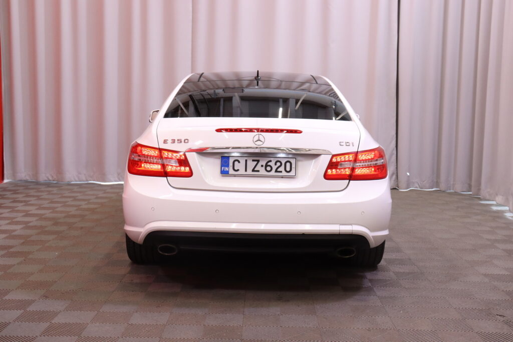 Mercedes-Benz - E - 350 CDI BE Coupé A // AMG ulko ja sisäpaketti / Panoraama / Harman/Kardon / Ortopedi penkit // Mercedes-Benz - E - 350 CDI BE Coupé A // AMG ulko ja sisäpaketti / Panoraama / Harman/Kardon / Ortopedi penkit // - Coupe
