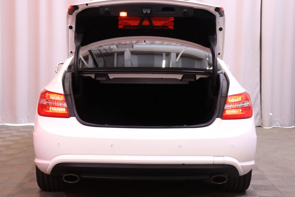 tuotekuva-Mercedes-Benz-E-CIZ-620-2026-05-21-110602-31 tuotekuva-Mercedes-Benz-E-CIZ-620-2026-05-21-110602-31