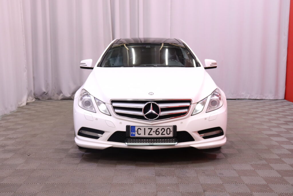 Mercedes-Benz - E - 350 CDI BE Coupé A // AMG ulko ja sisäpaketti / Panoraama / Harman/Kardon / Ortopedi penkit // Mercedes-Benz - E - 350 CDI BE Coupé A // AMG ulko ja sisäpaketti / Panoraama / Harman/Kardon / Ortopedi penkit // - Coupe