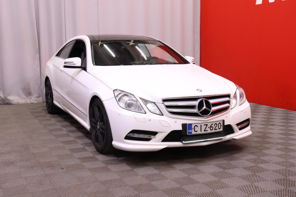 Mercedes-Benz - E - 350 CDI BE Coupé A // AMG ulko ja sisäpaketti / Panoraama / Harman/Kardon / Ortopedi penkit // Mercedes-Benz - E - 350 CDI BE Coupé A // AMG ulko ja sisäpaketti / Panoraama / Harman/Kardon / Ortopedi penkit // - Coupe
