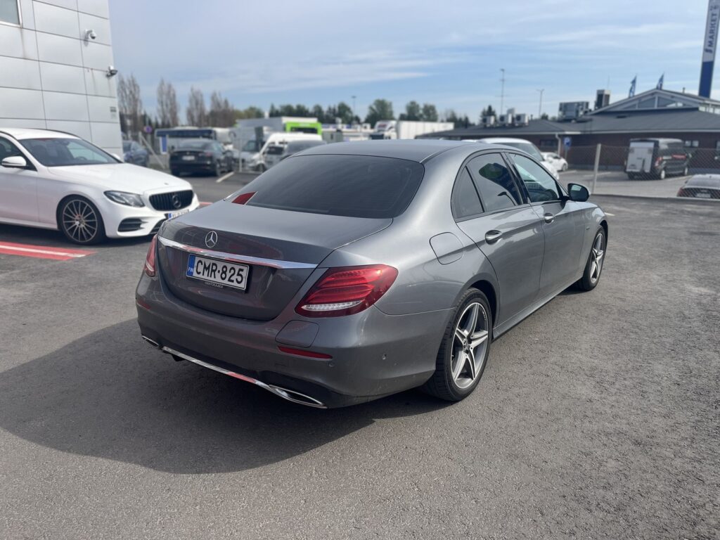 Mercedes-Benz - E - 300 de A Business AMG Edition EQ Power Mercedes-Benz - E - 300 de A Business AMG Edition EQ Power - Sedan