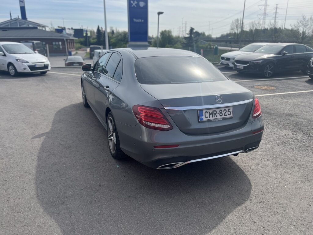 Mercedes-Benz - E - 300 de A Business AMG Edition EQ Power Mercedes-Benz - E - 300 de A Business AMG Edition EQ Power - Sedan