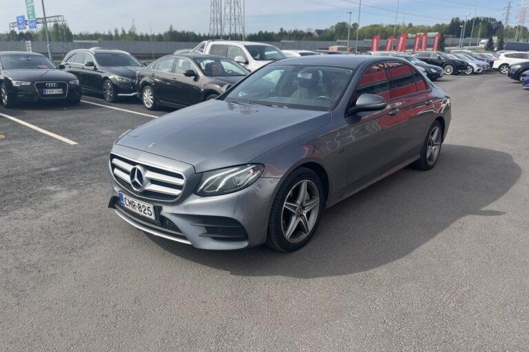 Mercedes-Benz - E - 300 de A Business AMG Edition EQ Power - Sedan