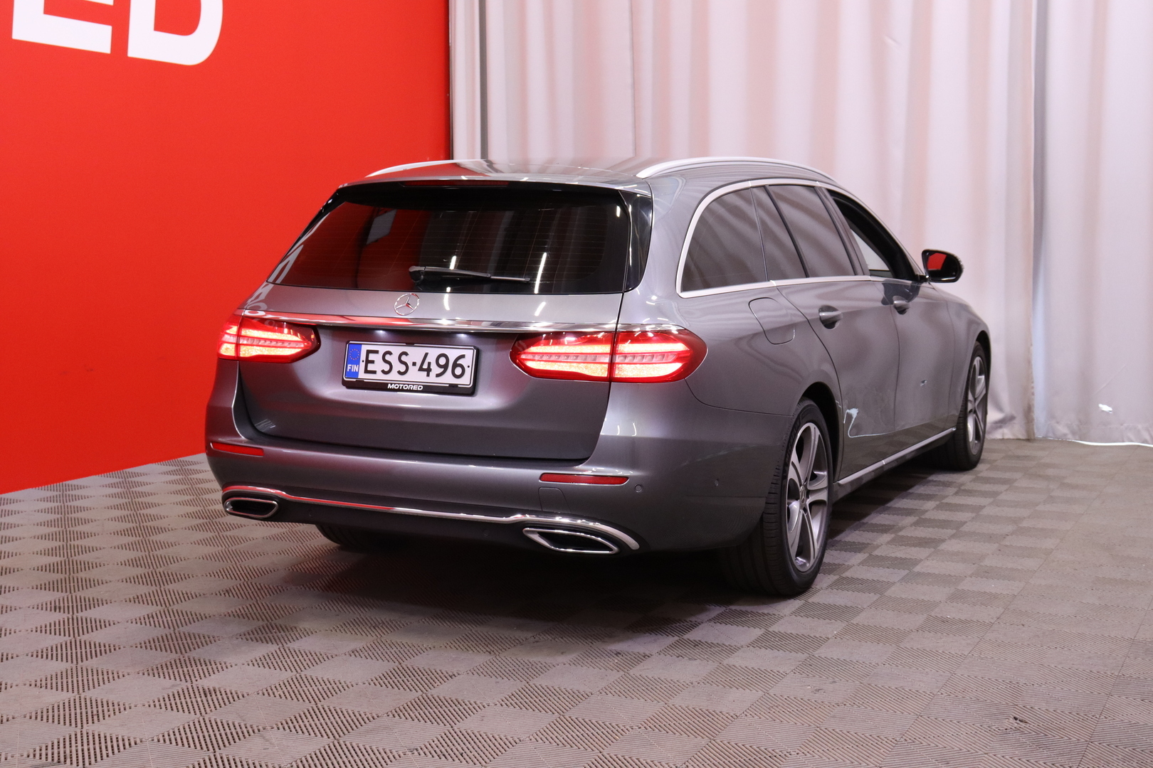Mercedes-Benz - E - 350d T A Avantgarde // Distronic+ / Widescreen / HUD / Webasto / Burmester / Ilmastoidut istuimet muistilla / LED // - Farmari