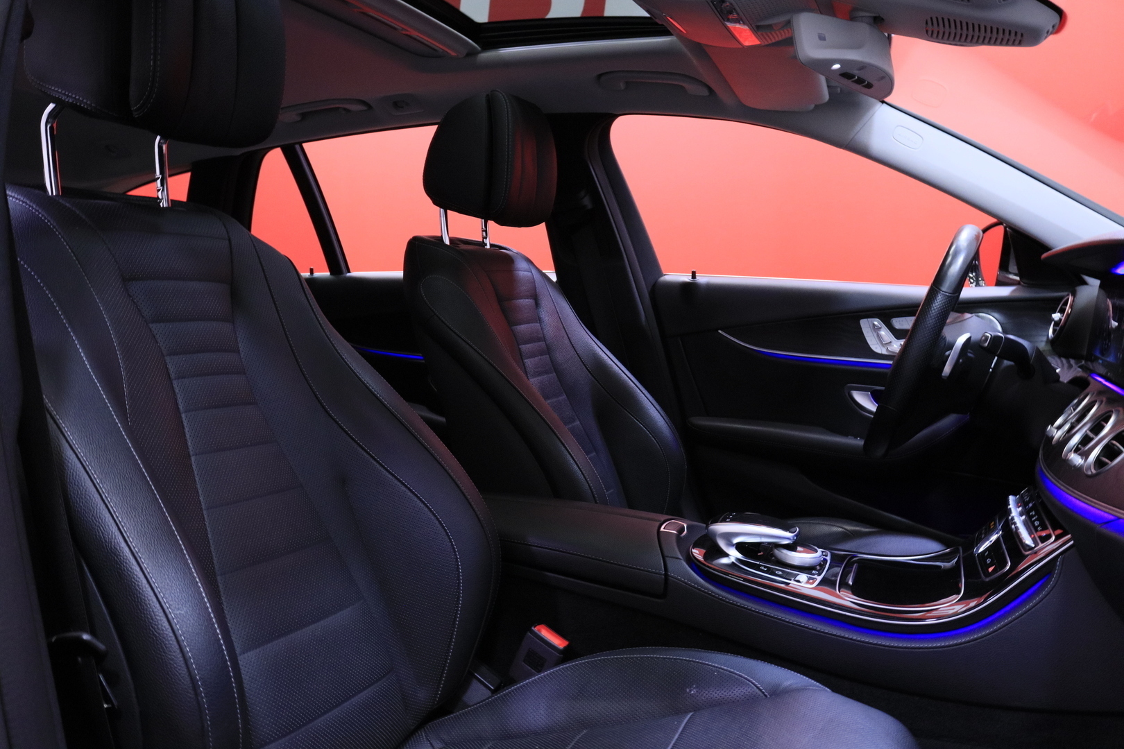 Mercedes-Benz - E - 350d T A Avantgarde // Distronic+ / Widescreen / HUD / Webasto / Burmester / Ilmastoidut istuimet muistilla / LED // - Farmari