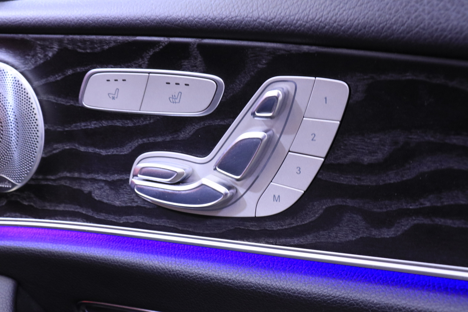 Mercedes-Benz - E - 350d T A Avantgarde // Distronic+ / Widescreen / HUD / Webasto / Burmester / Ilmastoidut istuimet muistilla / LED // - Farmari