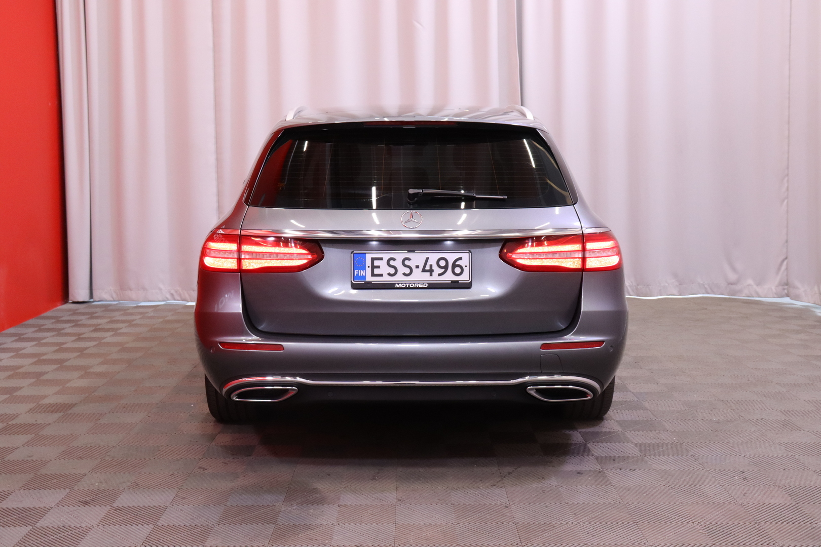 Mercedes-Benz - E - 350d T A Avantgarde // Distronic+ / Widescreen / HUD / Webasto / Burmester / Ilmastoidut istuimet muistilla / LED // - Farmari