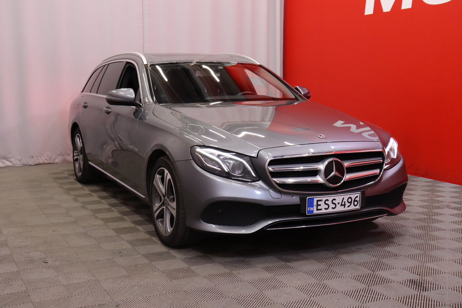 Mercedes-Benz - E - 350d T A Avantgarde // Distronic+ / Widescreen / HUD / Webasto / Burmester / Ilmastoidut istuimet muistilla / LED // - Farmari