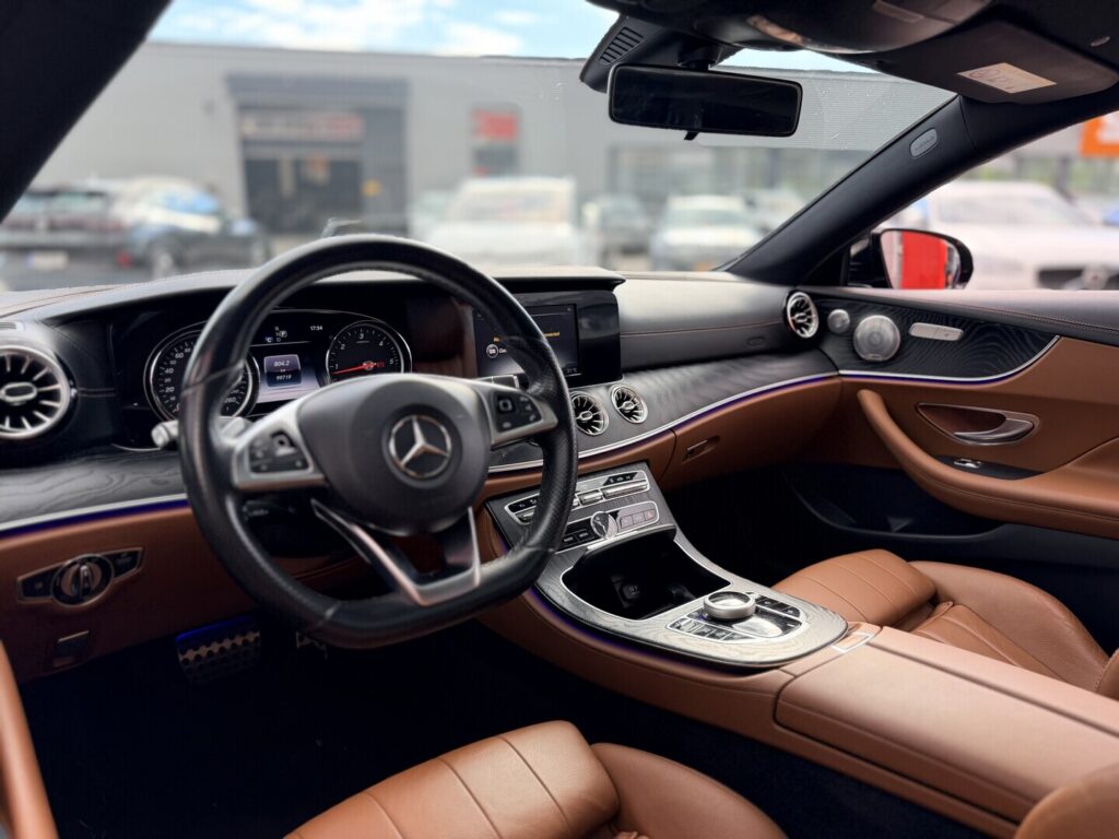 Mercedes-Benz - E - 220 d A Coupé Business AMG Mercedes-Benz - E - 220 d A Coupé Business AMG - Coupe