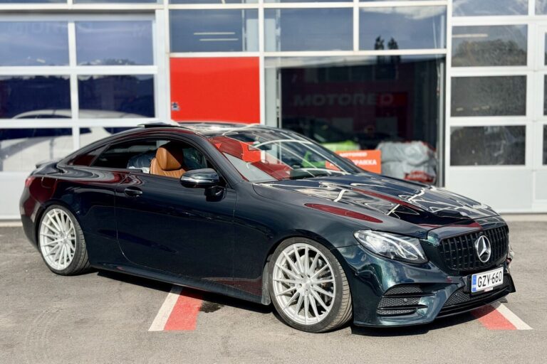 Mercedes-Benz - E - 220 d A Coupé Business AMG - Coupe
