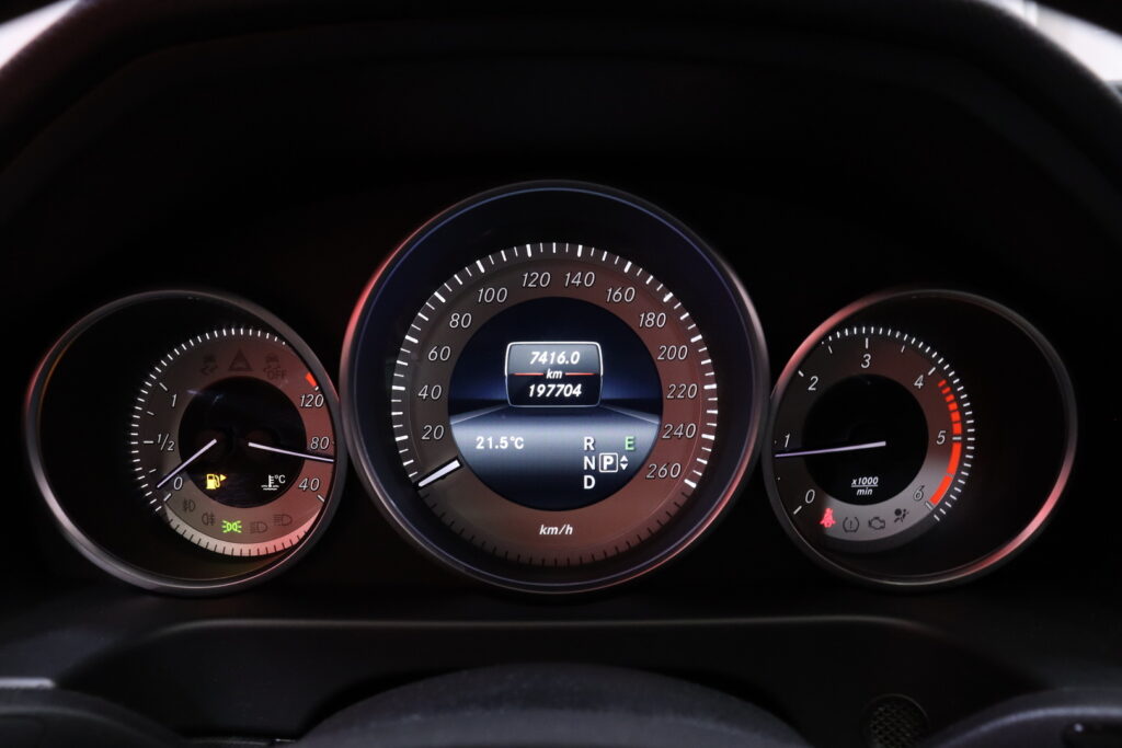 tuotekuva-Mercedes-Benz-E-ILR-523-2026-04-16-130604-20 tuotekuva-Mercedes-Benz-E-ILR-523-2026-04-16-130604-20