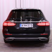 Mercedes-Benz - E - 300 de Edition 4MATIC T A // Widescreen / Navi / Esilämmitys / Tutkat / Kamera / Koukku / Sähköpenkit / 2x Vanteet - Farmari