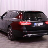 Mercedes-Benz - E - 300 de Edition 4MATIC T A // Widescreen / Navi / Esilämmitys / Tutkat / Kamera / Koukku / Sähköpenkit / 2x Vanteet - Farmari