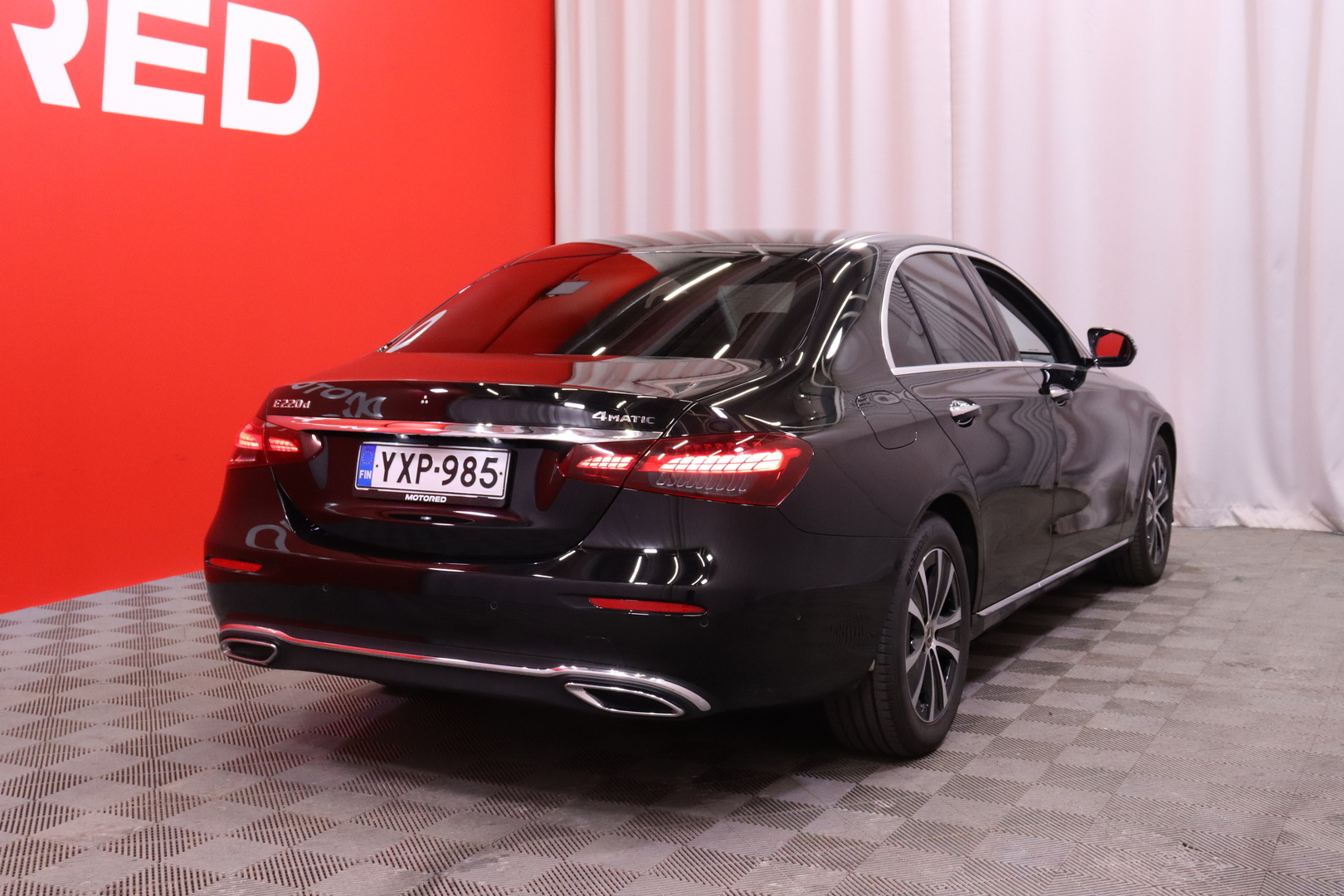 Mercedes-Benz - E - 220 d 4MATIC A Business Avantgarde / 1.om Suomi-auto / Merkkihuollot / Distronic+ / Multibeam / 360° / Keyless / Widescreen / - Sedan