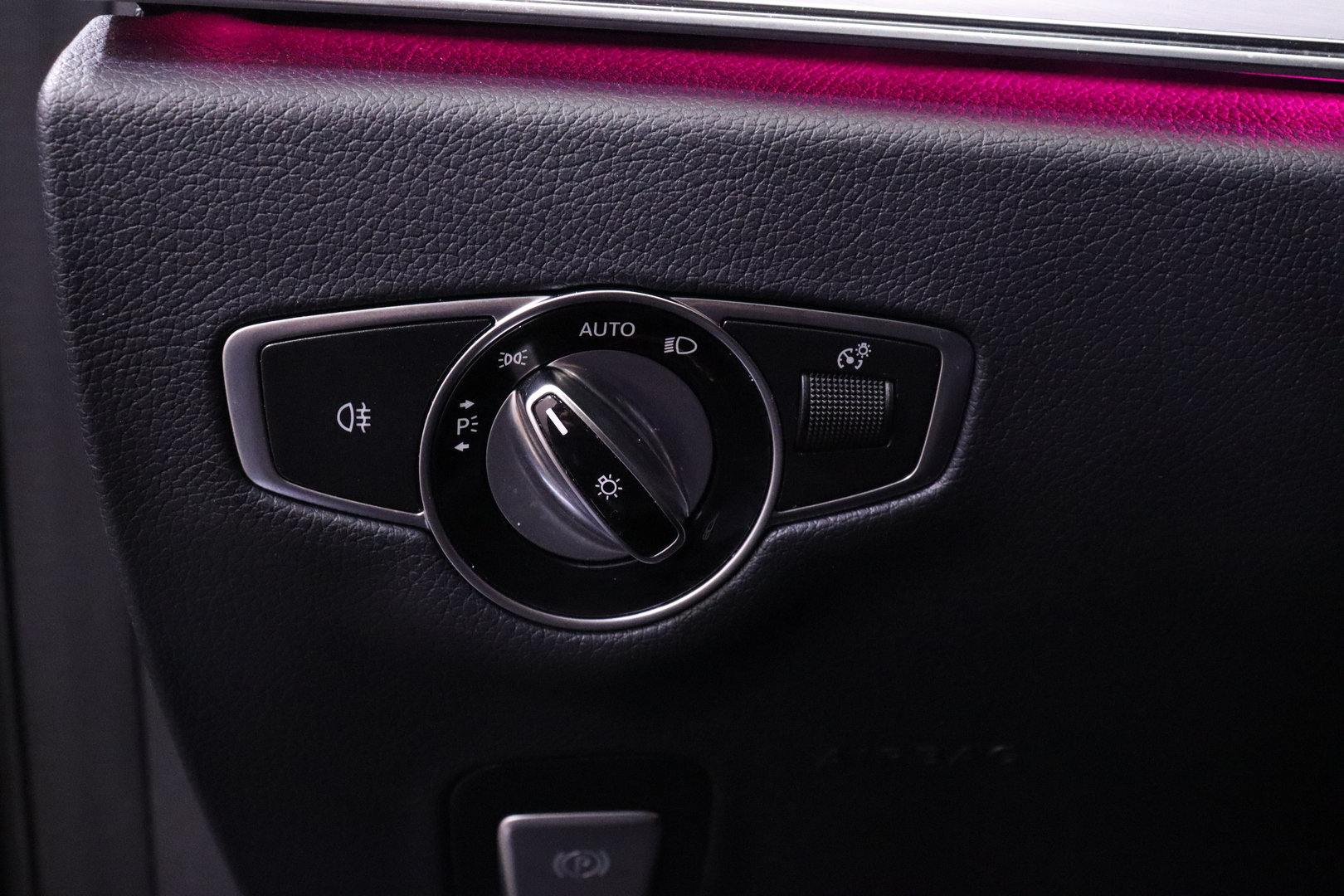 Mercedes-Benz - E - 220 d 4MATIC A Business Avantgarde / 1.om Suomi-auto / Merkkihuollot / Distronic+ / Multibeam / 360° / Keyless / Widescreen / - Sedan