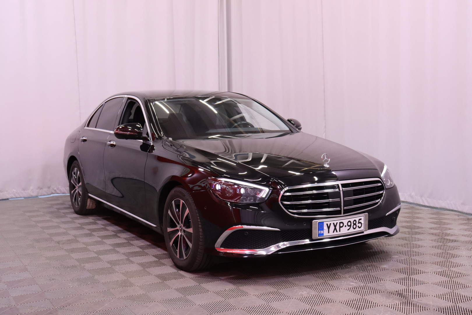 Mercedes-Benz - E - 220 d 4MATIC A Business Avantgarde / 1.om Suomi-auto / Merkkihuollot / Distronic+ / Multibeam / 360° / Keyless / Widescreen / - Sedan
