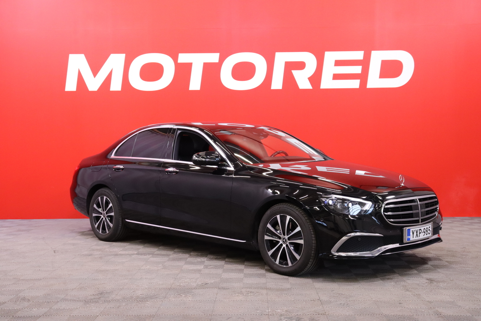 Mercedes-Benz - E - 220 d 4MATIC A Business Avantgarde / 1.om Suomi-auto / Merkkihuollot / Distronic+ / Multibeam / 360° / Keyless / Widescreen / - Sedan