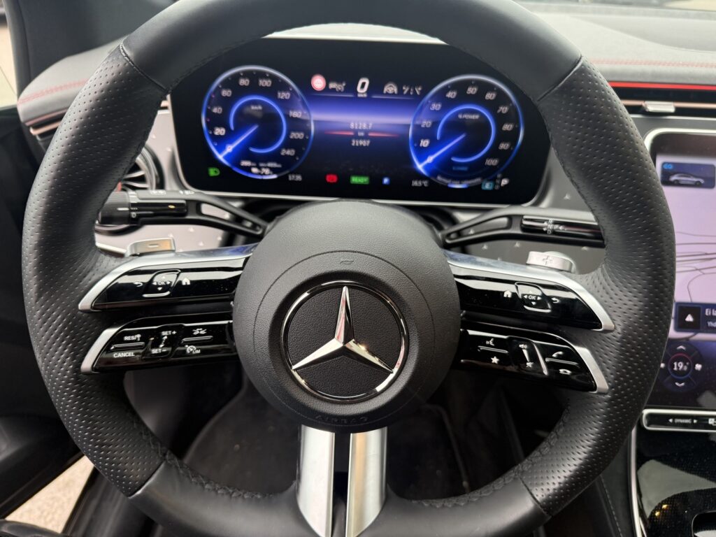Mercedes-Benz - EQE - 300 AMG // Distronic+ / HUD / Burmester / 4-pyöräohjaus / Panorama / 360° / Muistipenkit // Mercedes-Benz - EQE - 300 AMG // Distronic+ / HUD / Burmester / 4-pyöräohjaus / Panorama / 360° / Muistipenkit // - Sedan