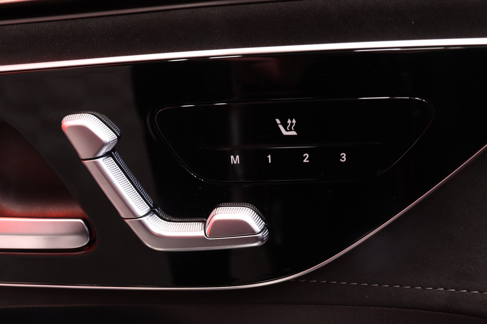 Mercedes-Benz - EQE - 300 AMG // Distronic+ / HUD / Burmester / 4-pyöräohjaus / Panorama / 360° / Muistipenkit // - Sedan
