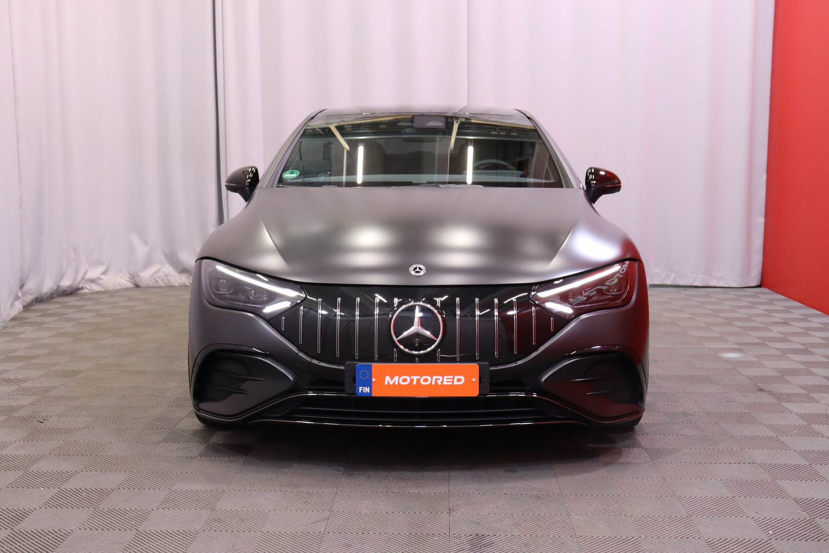 Mercedes-Benz - EQE - 300 AMG // Distronic+ / HUD / Burmester / 4-pyöräohjaus / Panorama / 360° / Muistipenkit // - Sedan