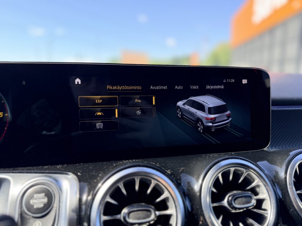 Mercedes-Benz - GLB - 200 d 4MATIC A Business AMG Mercedes-Benz - GLB - 200 d 4MATIC A Business AMG - Maastoauto