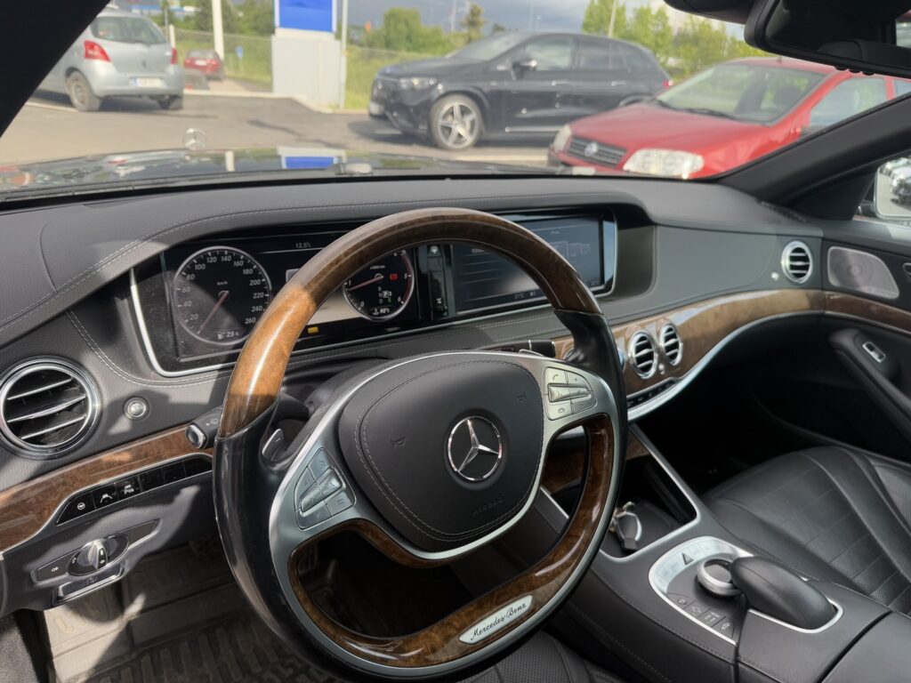 Mercedes-Benz - S - 350 Bluetec // Distronic+ / Burmester / Hierovat ja ilmastoidut istuimet / Panorama / Juuri katsastettu ja huollettu! // Mercedes-Benz - S - 350 Bluetec // Distronic+ / Burmester / Hierovat ja ilmastoidut istuimet / Panorama / Juuri katsastettu ja huollettu! // - Sedan