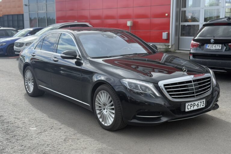 Mercedes-Benz - S - 350 Bluetec // Distronic+ / Burmester / Hierovat ja ilmastoidut istuimet / Panorama / Juuri katsastettu ja huollettu! // - Sedan