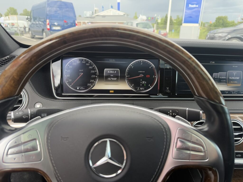 Mercedes-Benz - S - 350 Bluetec // Distronic+ / Burmester / Hierovat ja ilmastoidut istuimet / Panorama / Juuri katsastettu ja huollettu! // Mercedes-Benz - S - 350 Bluetec // Distronic+ / Burmester / Hierovat ja ilmastoidut istuimet / Panorama / Juuri katsastettu ja huollettu! // - Sedan