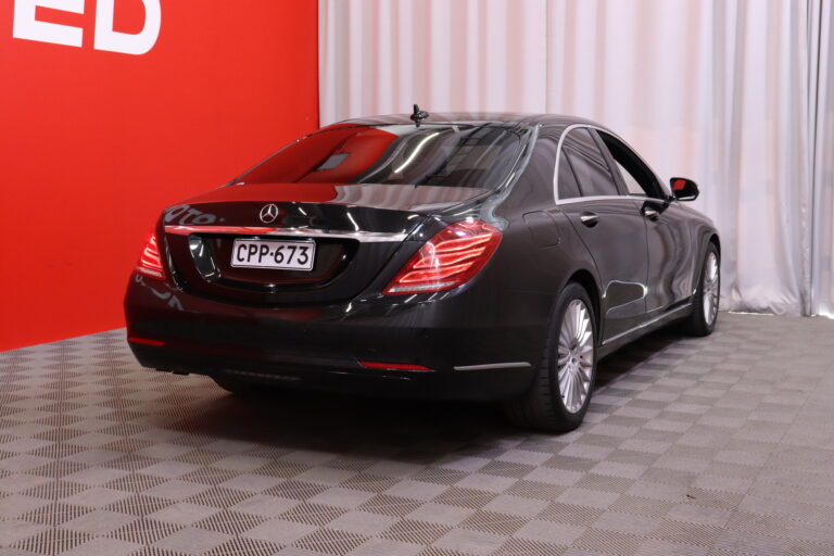 Mercedes-Benz S