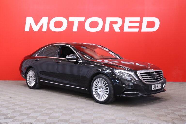 Mercedes-Benz - S - 350 Bluetec // Burmester / Hierovat ja ilmastoidut istuimet / ILS LED / Nappanahka / Panorama / Muistipaketti // - Sedan