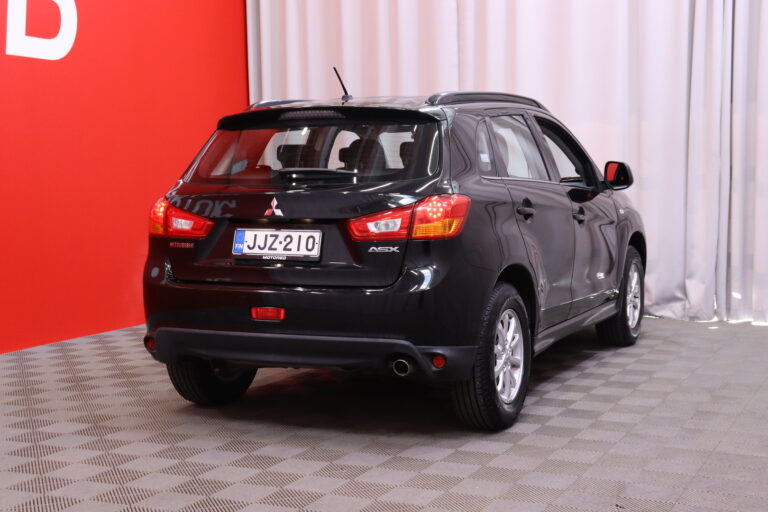 Mitsubishi - ASX - 1,6 MIVEC Invite 5MT // Autom. ilmastointi / Lohkolämmitin + sisähaara / Radio / Penkinlämmittimet / Vakkari // - Farmari