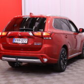 Mitsubishi - Outlander - Instyle Navi 4WD 5P // ACC / Peruutuskamera / Lohko / Koukku / P-tutkat / Bluetooth / LED // - Farmari