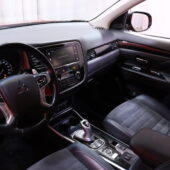 Mitsubishi - Outlander - Instyle Navi 4WD 5P // ACC / Peruutuskamera / Lohko / Koukku / P-tutkat / Bluetooth / LED // - Farmari