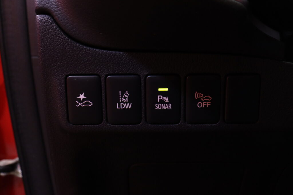 Mitsubishi - Outlander - Instyle Navi 4WD 5P // ACC / Peruutuskamera / Lohko / Koukku / P-tutkat / Bluetooth / LED // Mitsubishi - Outlander - Instyle Navi 4WD 5P // ACC / Peruutuskamera / Lohko / Koukku / P-tutkat / Bluetooth / LED // - Farmari