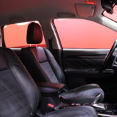 Mitsubishi - Outlander - Instyle Navi 4WD 5P // ACC / Peruutuskamera / Lohko / Koukku / P-tutkat / Bluetooth / LED // - Farmari