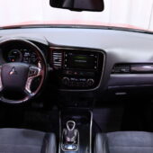 Mitsubishi - Outlander - Instyle Navi 4WD 5P // ACC / Peruutuskamera / Lohko / Koukku / P-tutkat / Bluetooth / LED // - Farmari