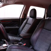 Mitsubishi - Outlander - Instyle Navi 4WD 5P // ACC / Peruutuskamera / Lohko / Koukku / P-tutkat / Bluetooth / LED // - Farmari