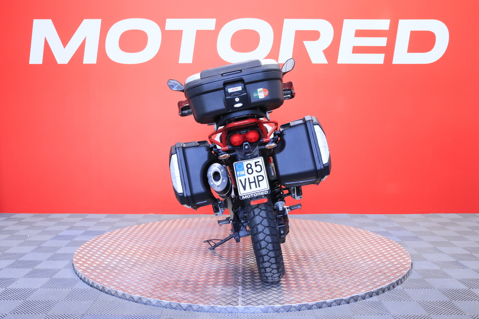 Moto Guzzi - V85 - TT // Juuri saapunut! / Suomi-pyörä / 3x laukut / Huoltokirja // - Moottoripyörä