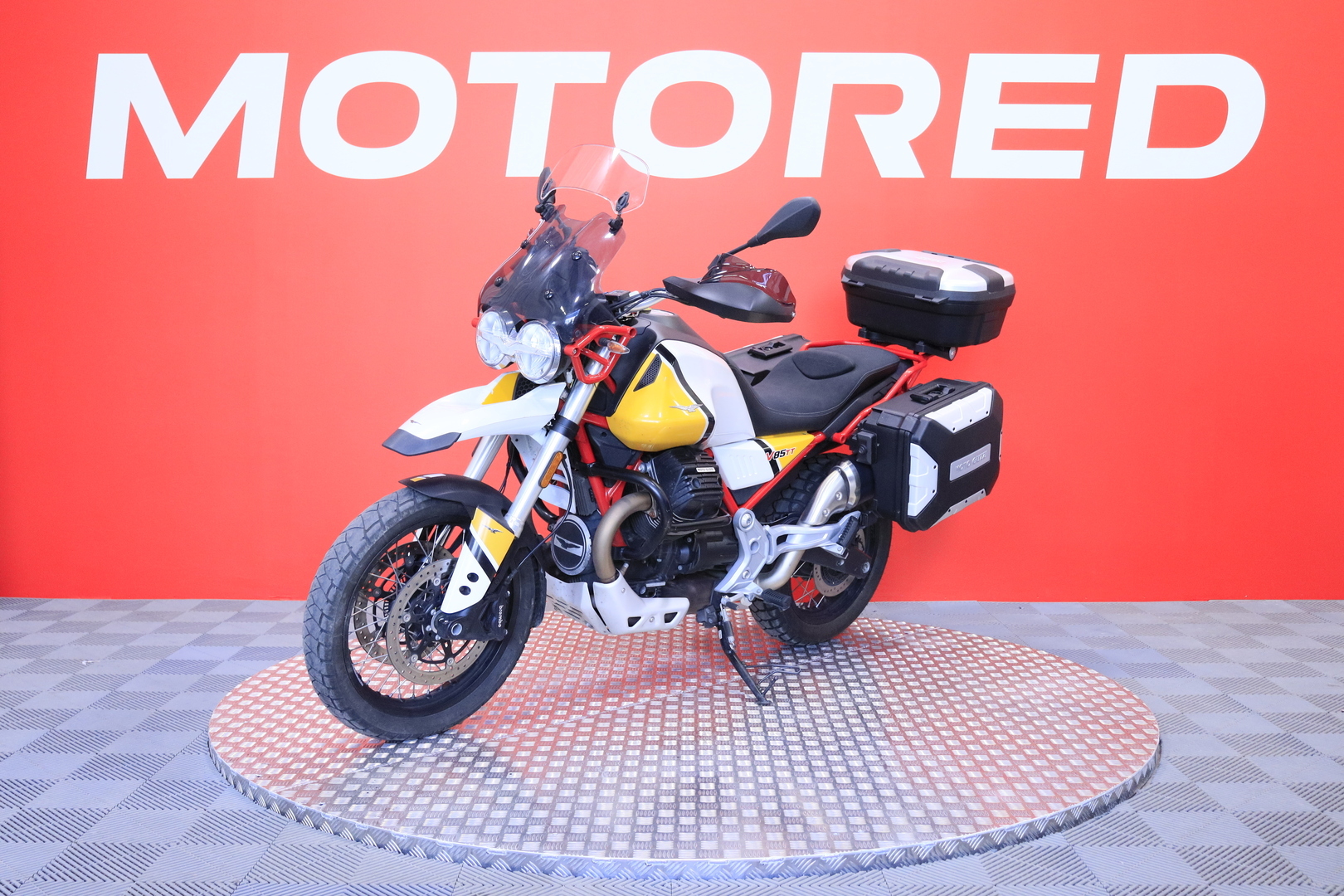 Moto Guzzi - V85 - TT // Juuri saapunut! / Suomi-pyörä / 3x laukut / Huoltokirja // - Moottoripyörä