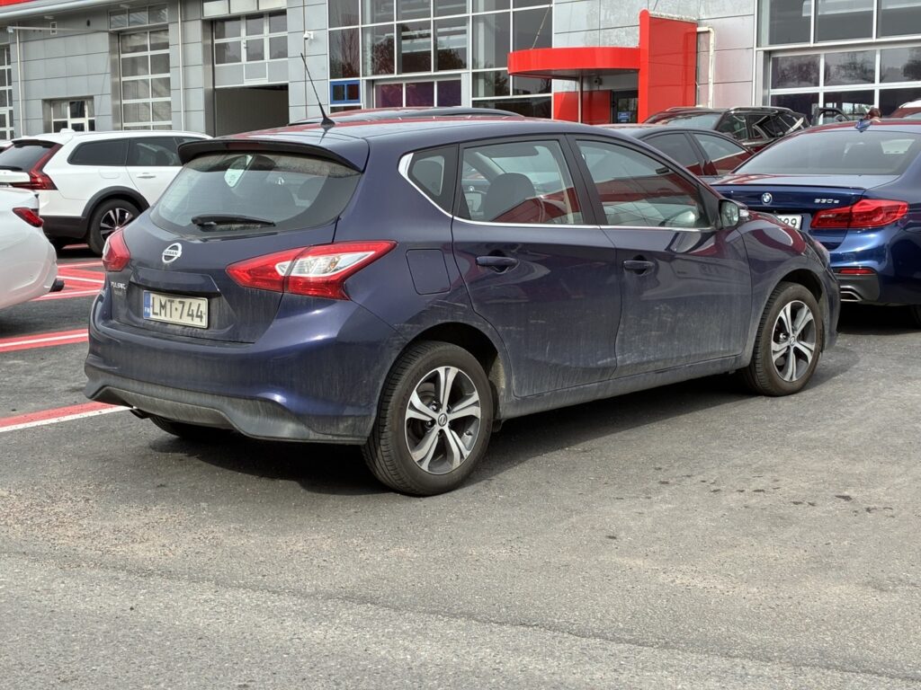 Nissan - Pulsar - DIG-T 115 Acenta 6M/T Connect Nissan - Pulsar - DIG-T 115 Acenta 6M/T Connect - Viistoperä